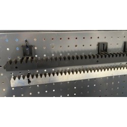 CREMALLERA ATORNILLAR HIERRO 30X12  1MTS REF  544
